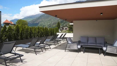 Residence Montani, Laces