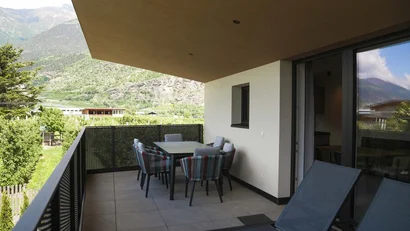Residence Montani, Laces