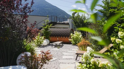 Residence Montani, Laces