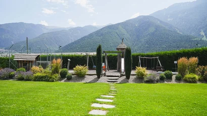 Residence Montani, Laces