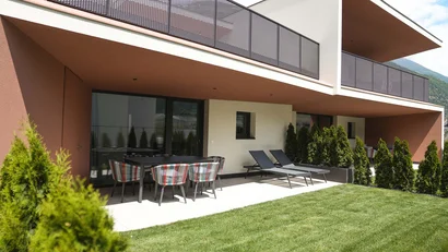 Residence Montani, Laces